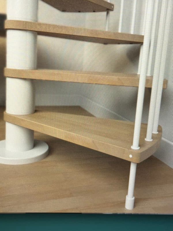 lot de deux escaliers colimaçon, C2, neuf diamètre 140 cm. Hauteur 2,40 m chacun — photo 2