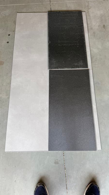 Dalles vinyle effet béton gris clair avec sous-couche — photo 3