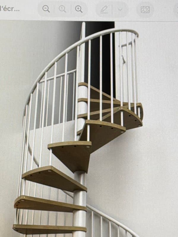 lot de deux escaliers colimaçon, C2, neuf diamètre 140 cm. Hauteur 2,40 m chacun