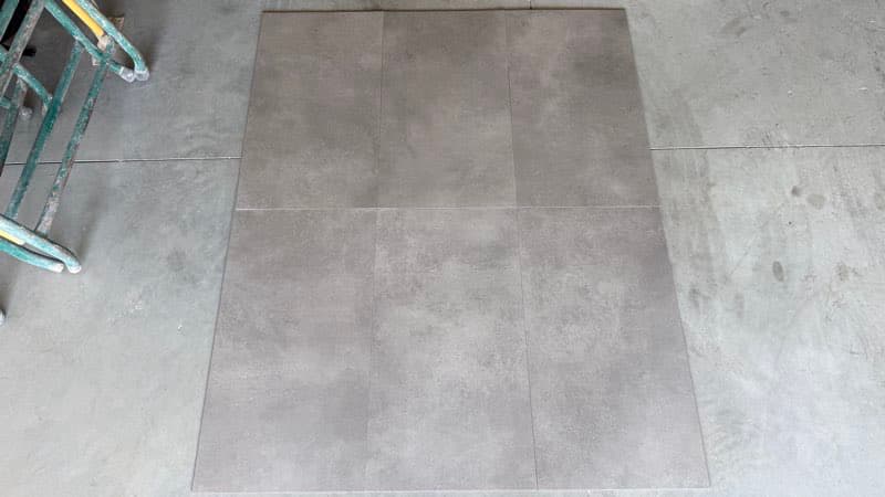 Dalles vinyle effet béton gris taupe avec sous-couche — photo 2