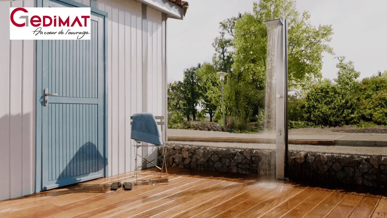 Miniature — Poser une douche solaire - Ma Maison de A à Z