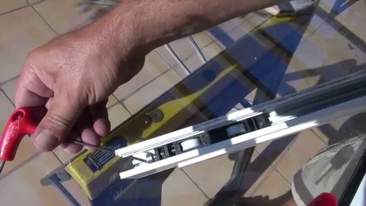 Miniature — Changer les roulettes d’une baie vitrée coulissante avec Sud Roulettes Services