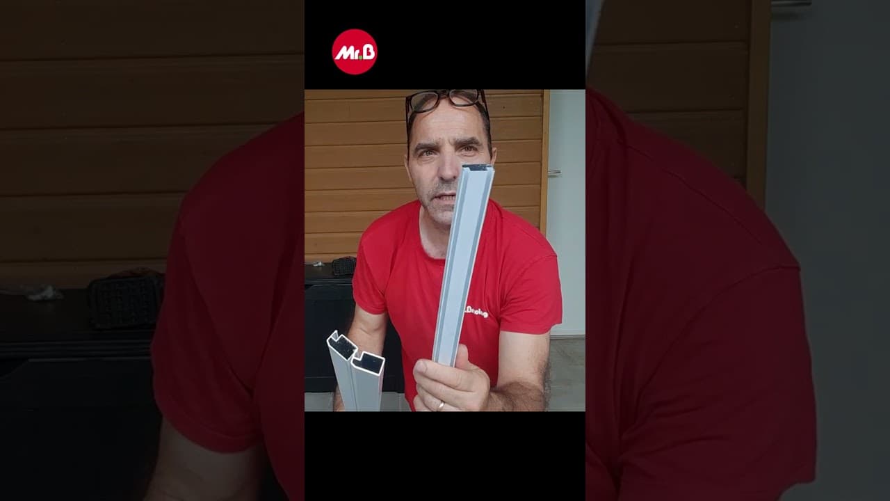 Miniature — Installer une moustiquaire de porte.