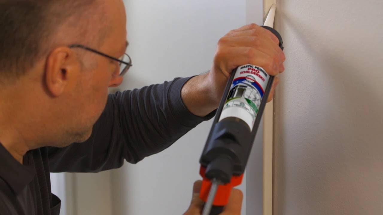 Miniature — Comment poser des joints sur l'encadrement d'une porte (en intérieur) ?